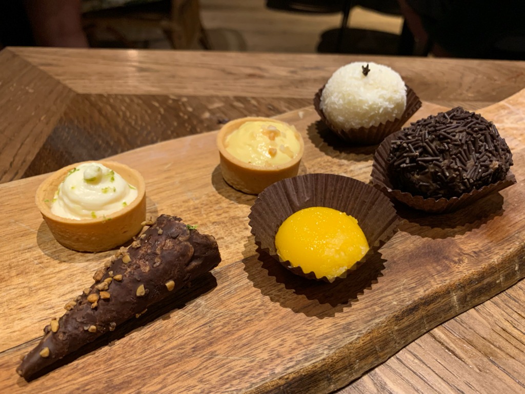 Carta de Restaurantes en Barcelona, Guanabara, Memorias de Brasil (Degustación de 5 mini postres)