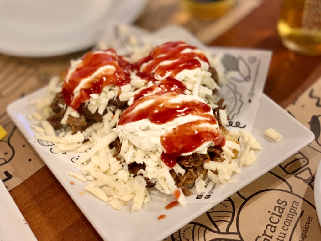 Carta de Restaurantes en Barcelona, La Cachapera, Tostones Venezolanos (Mini Patacones) de Carne