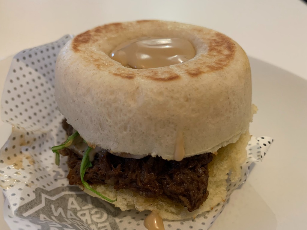 Carta de Restaurantes en Barcelona, La Gran Familia Mediterránea - Barcelona, Brioche de rabo de toro