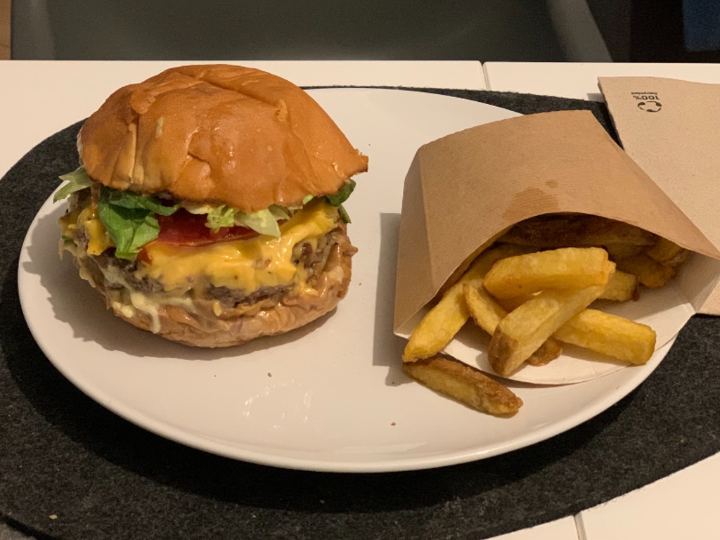 Carta de Restaurantes en Barcelona, La Real Hamburguesería - Poblenou, La Cheeseburger