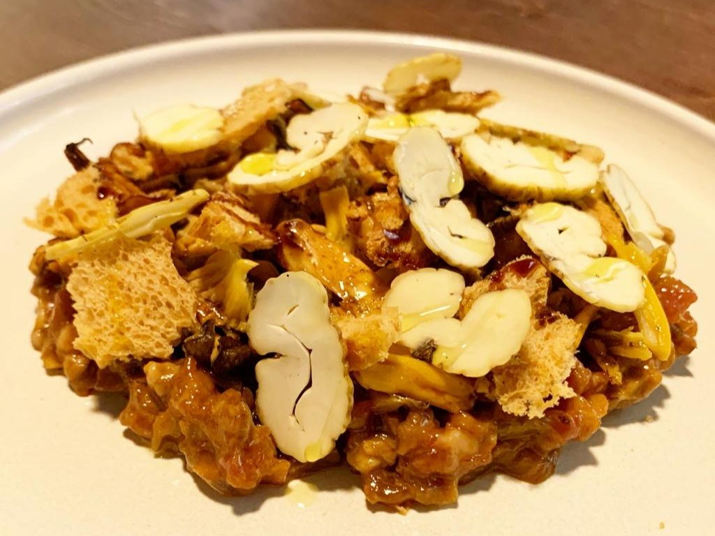 Carta de Restaurantes en Barcelona, La Tartareria Raw Food, Tartar de presa ibérica con ceps y castañas