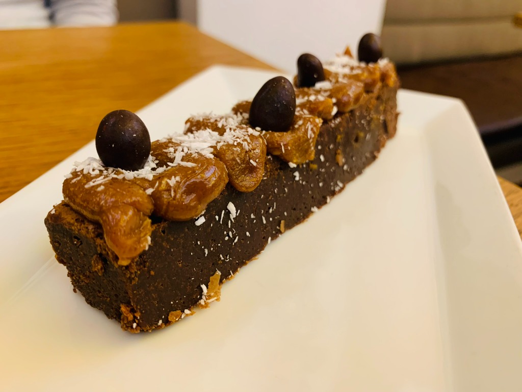 Menu of Restaurants in Barcelona, Last Monkey, Lingote de chocolate, glase de cacahuetes y coco