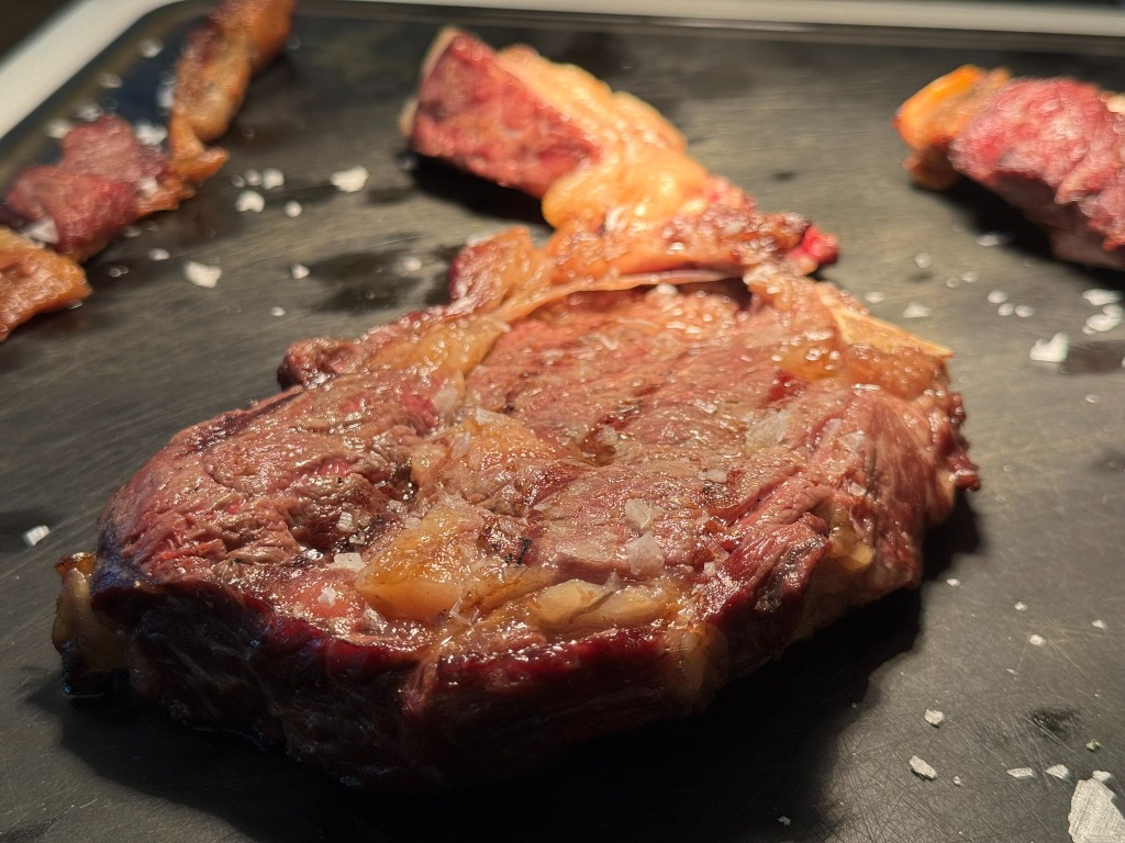 Carta de Restaurantes en Barcelona, LomoAlto Barcelona - Steak House, Chuletón de vaca rubia gallega maduración 80-120 días
