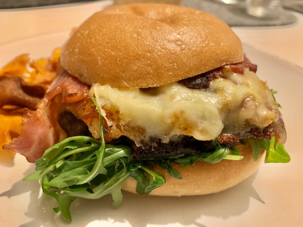 Carta de Restaurantes en Barcelona, M2 Gluten Free, Burger Mexicana de ternera con aguacate triturado sin gluten