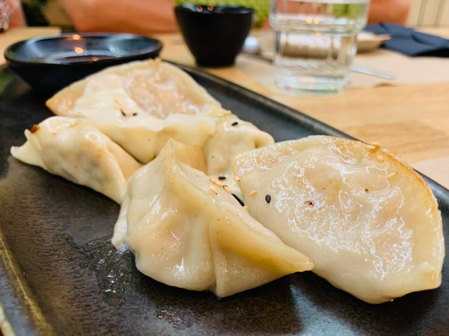 Menu of Restaurants in Barcelona, Makkoli, Mandu (empanadillas coreanas fritas)