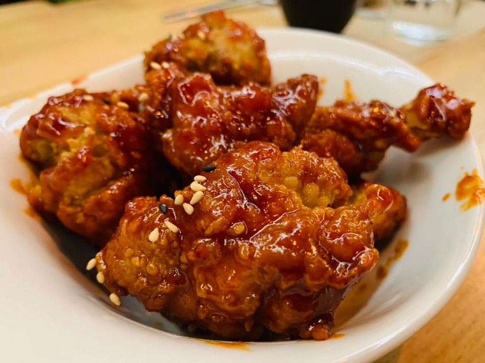 Menu of Restaurants in Barcelona, Makkoli, Yangñum chicken (Pollo frito al estilo coreano con salsa dulce-picante)