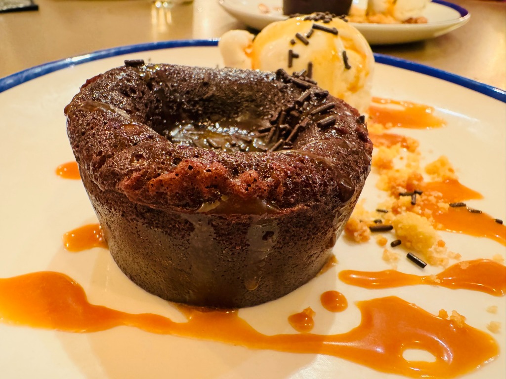 Menu of Restaurants in Barcelona, Restaurant L´Enric, Coulant de chocolate con helado artesano