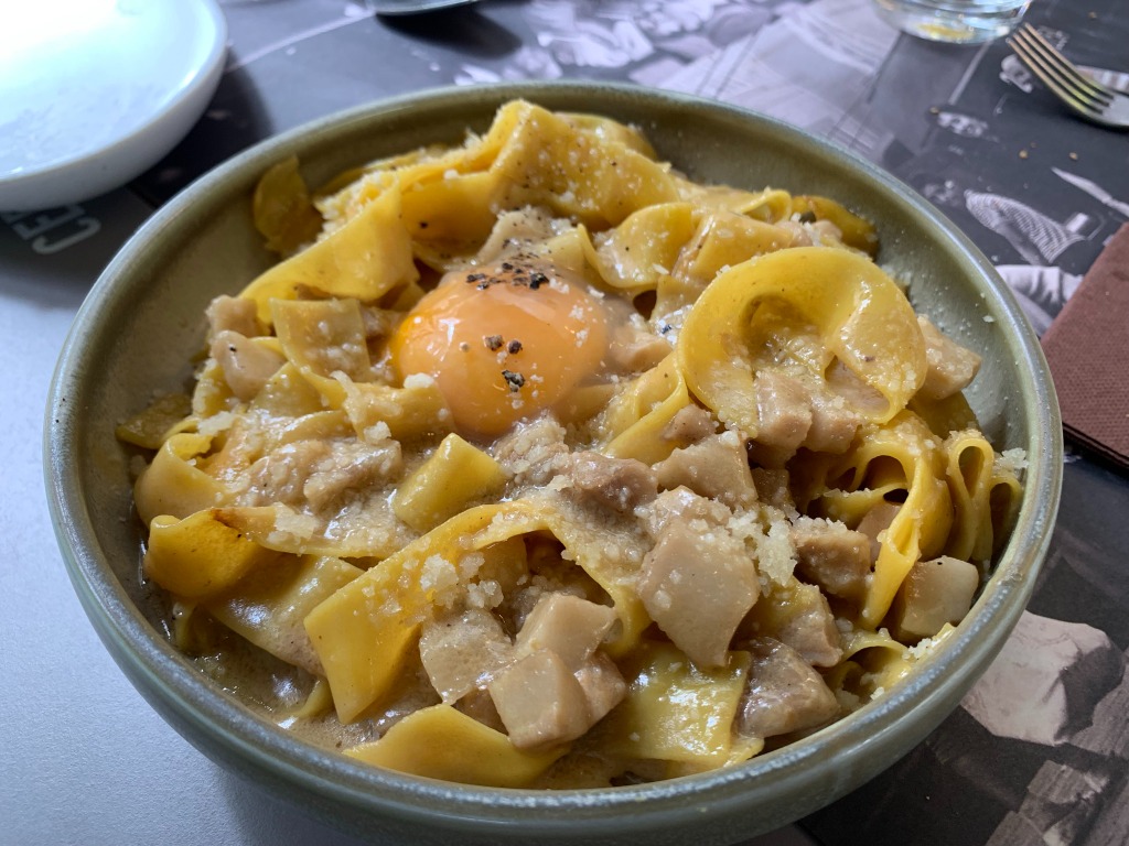 Carta de Restaurantes en Barcelona, Tapas 2254, Tagliatelle alla carbonara
