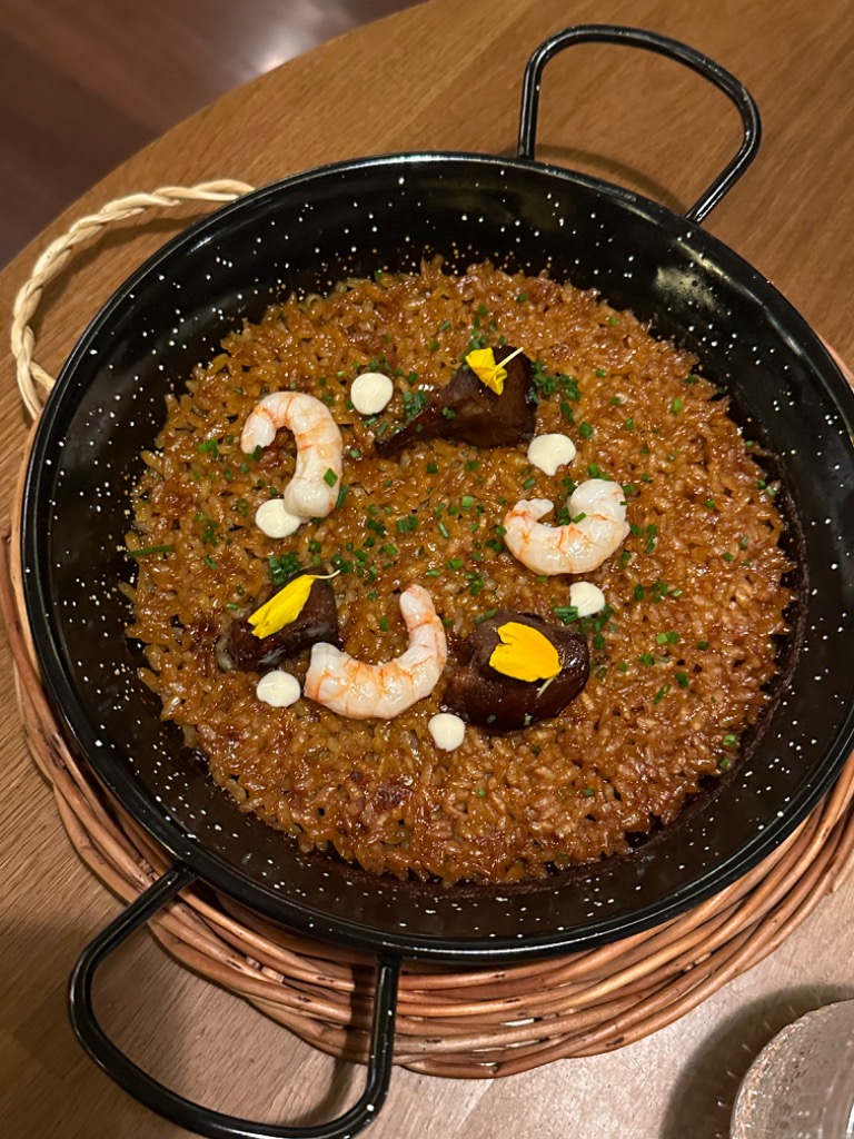 Carta de Restaurantes en Barcelona, Ten's Tapas Restaurant Barcelona, Arroz seco de Capricho ibérico, gambita y alioli
