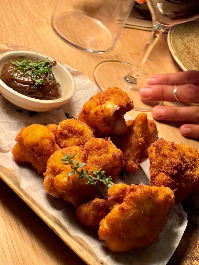 Carta de Restaurantes en Barcelona, The Green Spot, Coliflor orgánica rebozada con salsa tamarindo y menta