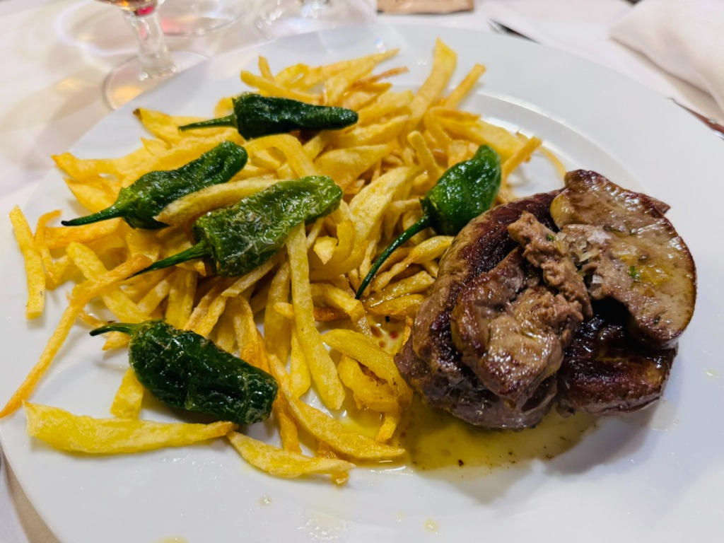 Menu of Restaurants in Barcelona, Tres Encinas, Solomillo al foie