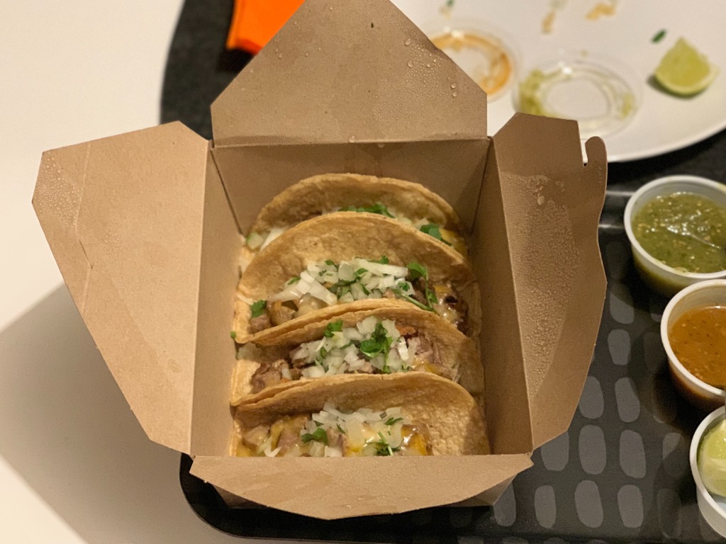 Menu of Restaurants in Barcelona, UN CHINGO DE SABOR, Bistec con queso