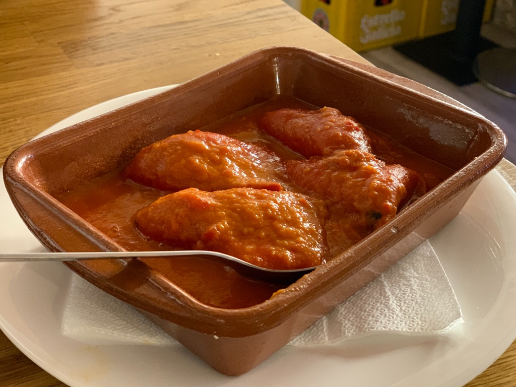 Carta de Bares en Barcelona, Vermuteria la Cova de la Mari, Pimientos del piquillo relleno de bacalao