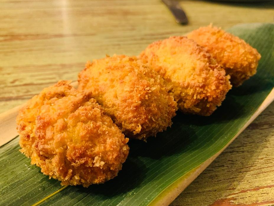 Carta de Restaurantes en Barcelona, YAKUMANKA by Gastón Acurio, Croqueta de ají de gallina