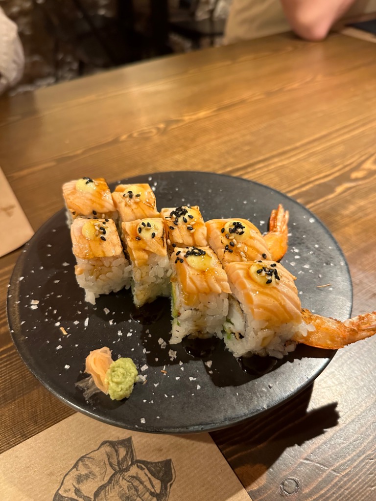Menu of Restaurants in Begur, Can Kai, Uramaki especial de salmón