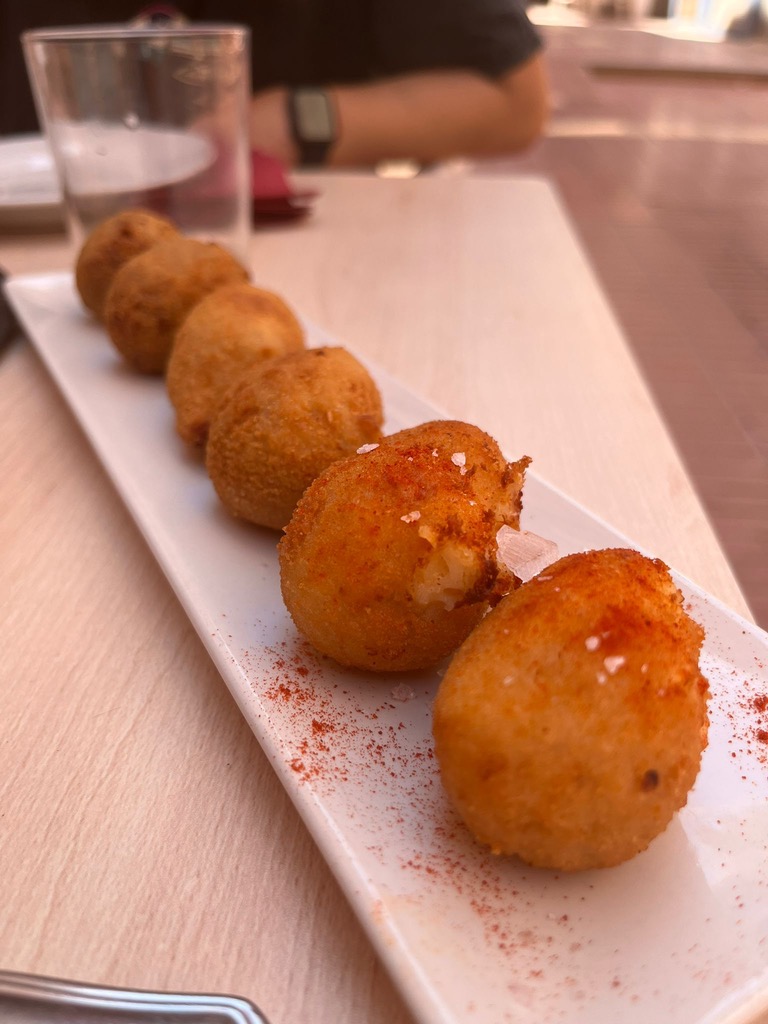 Carta de Restaurantes en Benidorm, Bar Real Cofradía, Croqueta de rabo de toro