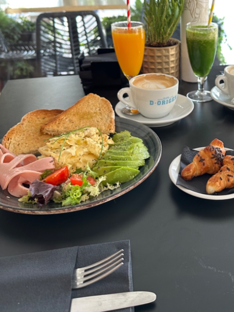 Carta de Restaurantes en Benidorm, Cafe Paris, Brunch
