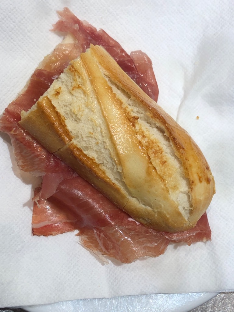 Carta de Restaurantes en Benidorm, GAZTELUTXO, Bocata de jamon