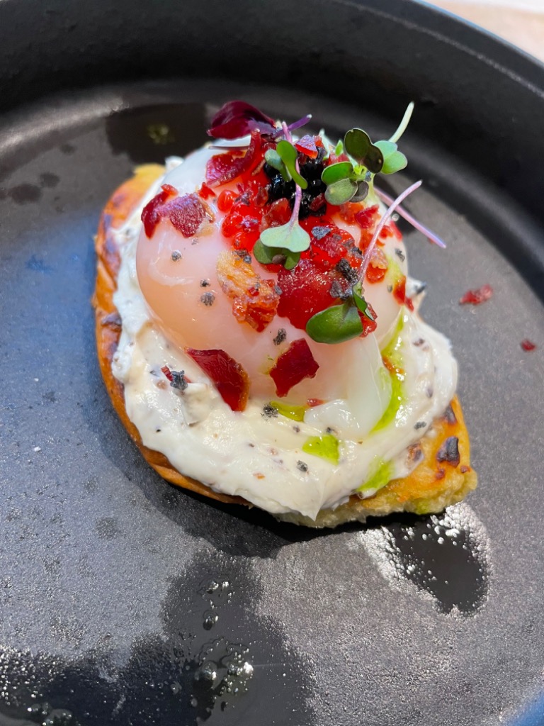 Carta de Restaurantes en Benidorm, Malaspina Benidorm, Huevo poche sobre brioche