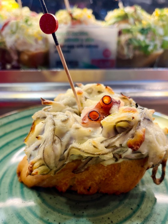 Carta de Restaurantes en Benidorm, Pintxos Aurrera, Pulpo, gulas, patatas y alioli