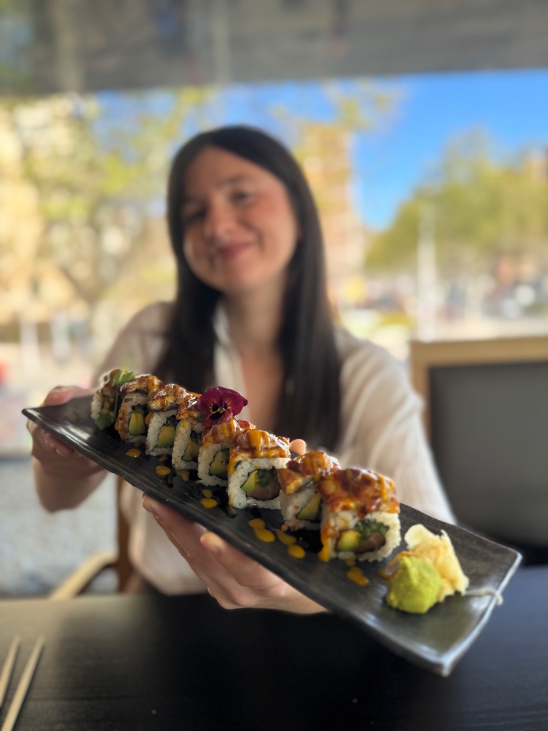 Recomendación gastronómica de Benidorm: Uramaki con anguila, foie y salmón