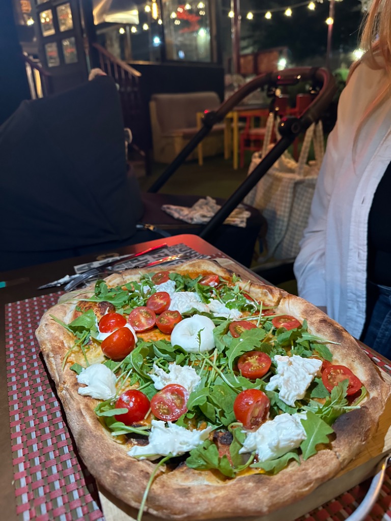 Carta de Restaurantes en Benidorm, Tre Di Cuori Pinseria , Benidorm, Pizza a la pala burrata
