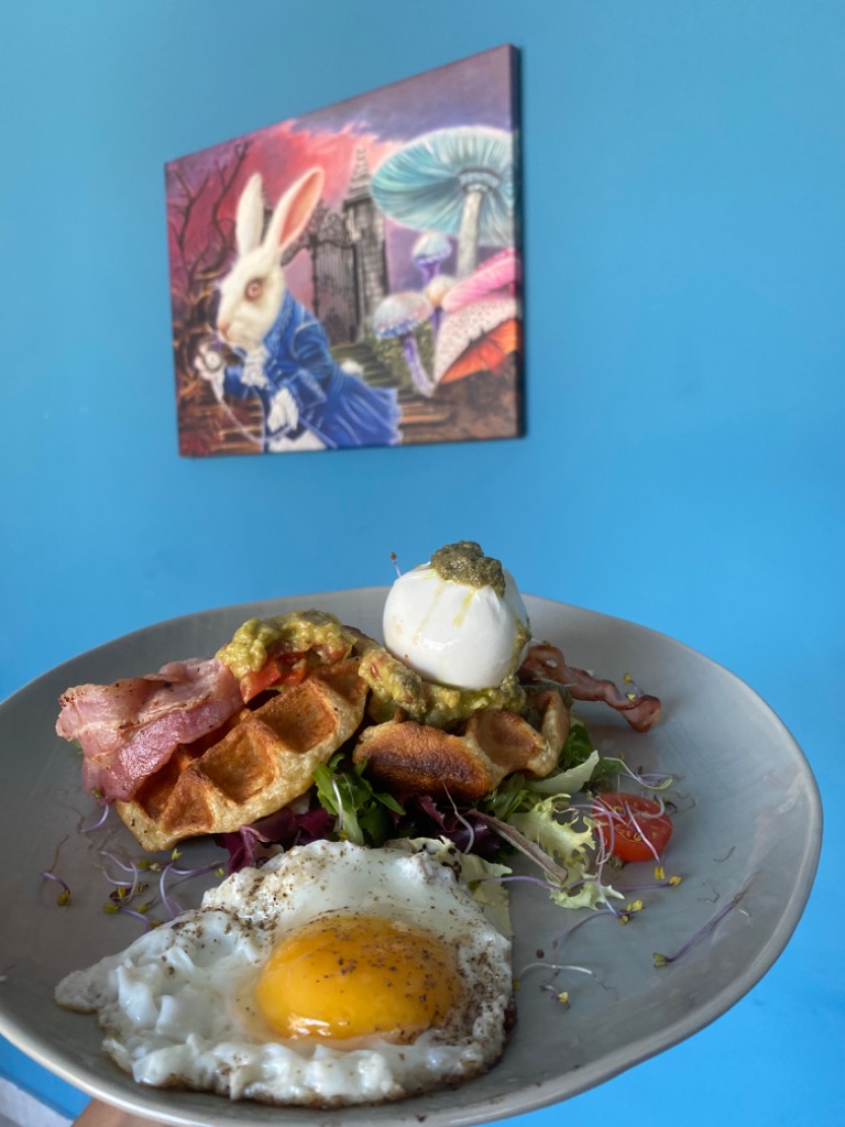 Menu of Restaurants in Benidorm, White Rabbit, Gofre de patata con huevo y baicon