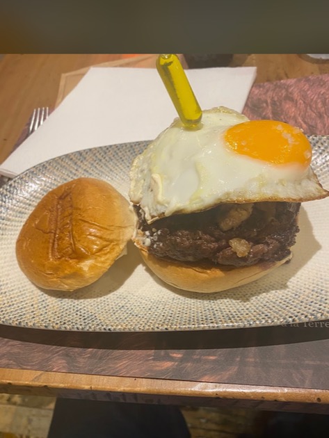 Carta de Restaurantes en Bilbao, Hambueysería Amaren, Hamburguesa Simmental