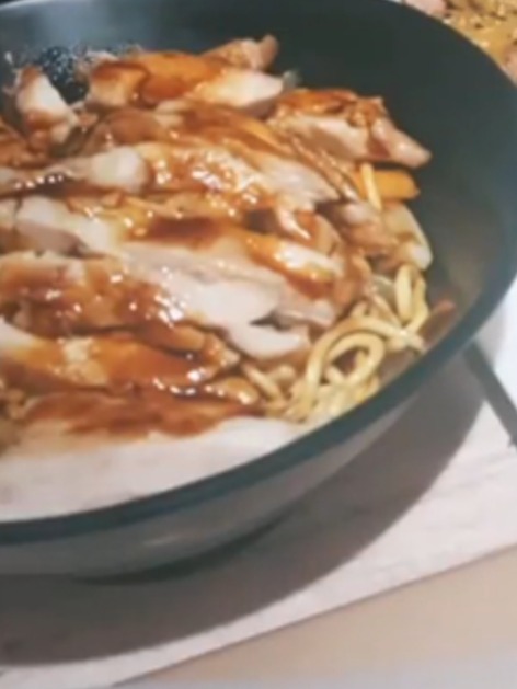 Menu of Restaurants in Bilbao, SUKAI RAMEN, Yakisoba pollo