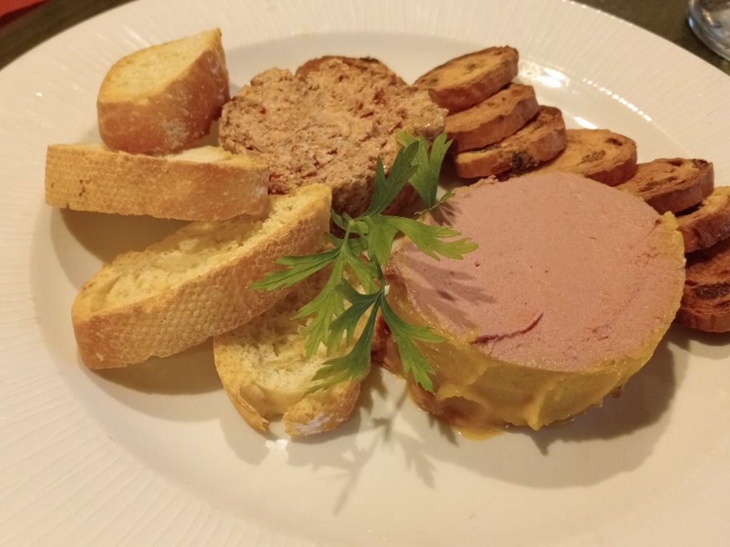 Menu of Restaurants in Burguete, Aritza, Pate de pato y de cerdo