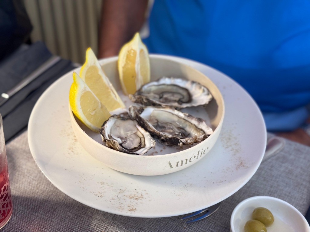 Menu of Restaurants in Cabrera de Mar, red red win restaurante, Ostras Amelie