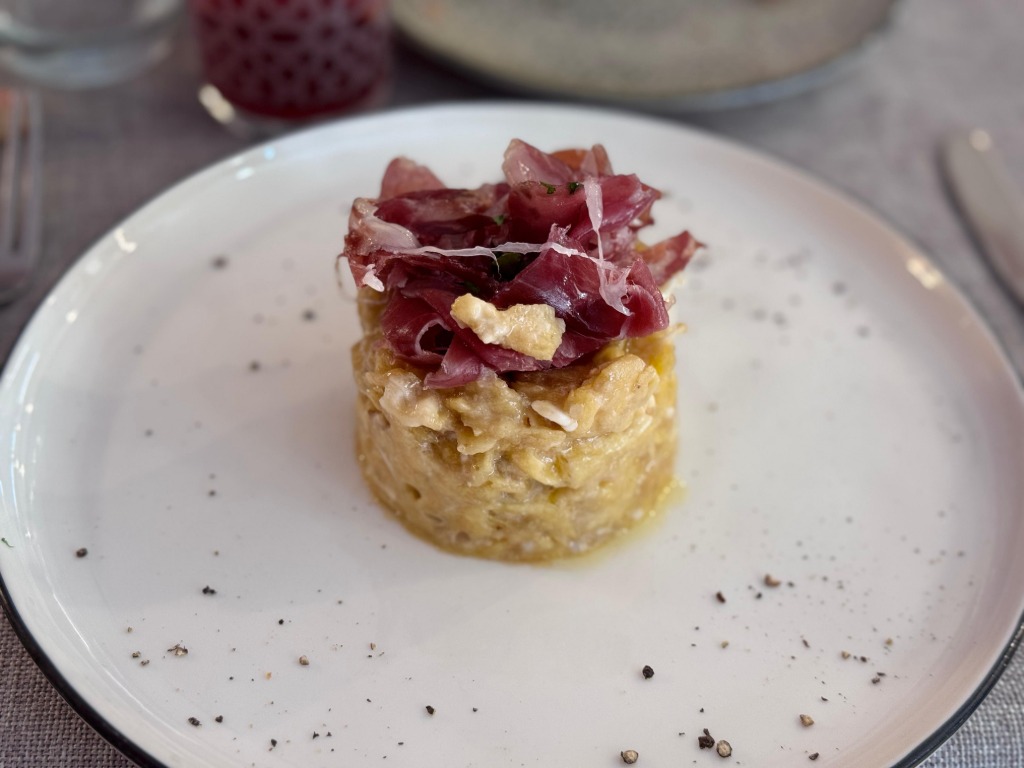 Menu of Restaurants in Cabrera de Mar, red red win restaurante, Timbal de escalibada