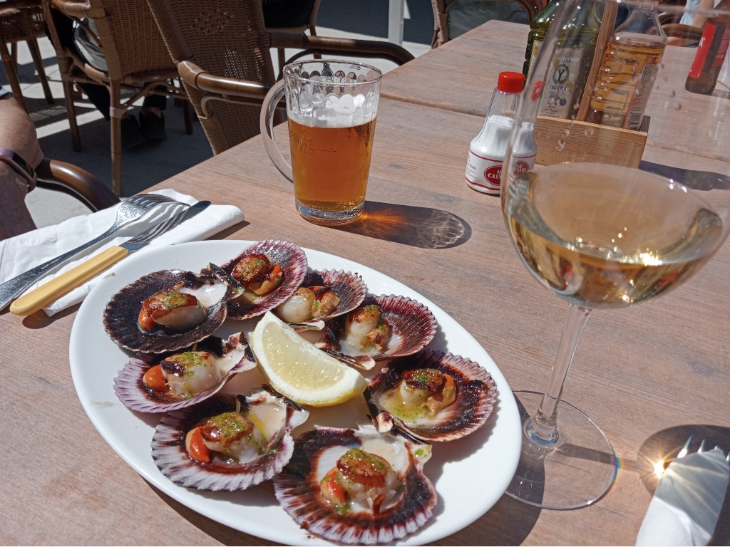 Menu of Beer Halls in Cala Galdana, cafeteria- Bar Susy en Menorca-Playa Macarella, Vino blanco de Menorca
