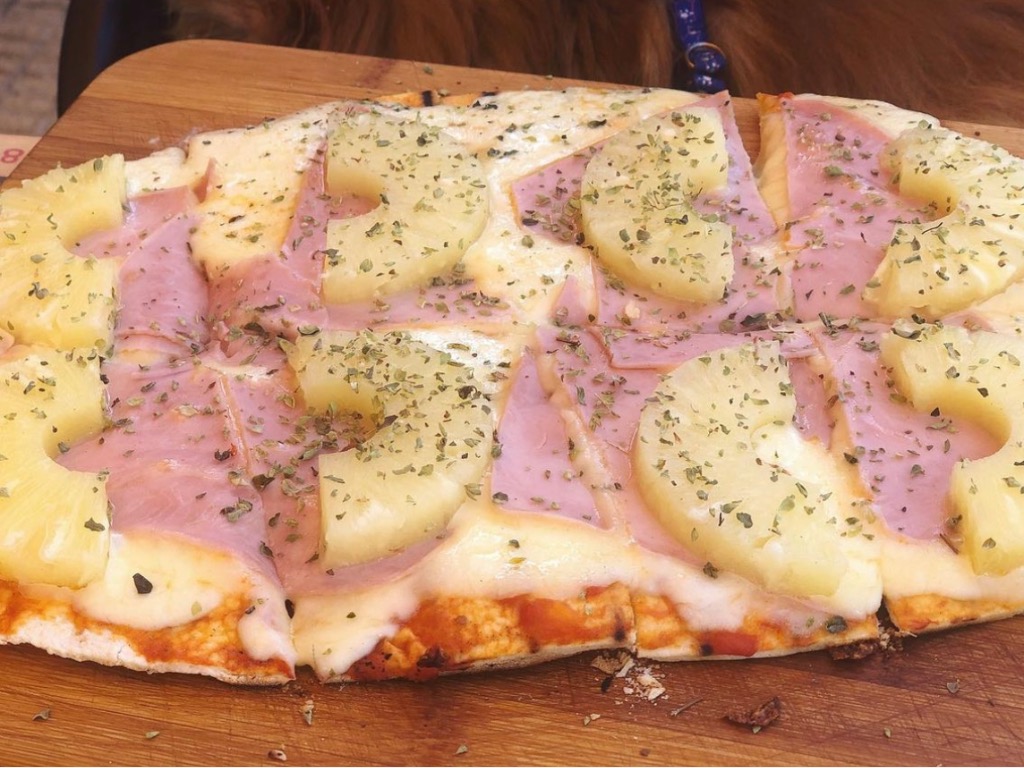Menu of Restaurants in Campello, la casa de matias, Pizza a la brasa de jamón y piña