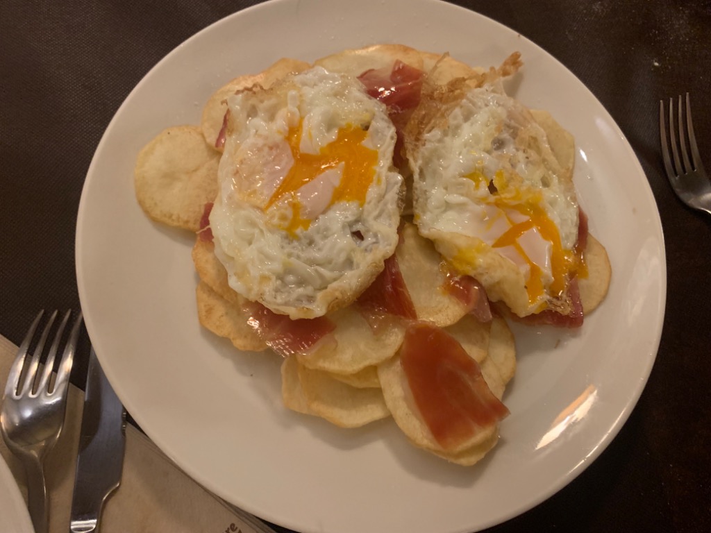 Carta de Restaurantes en Carballo, A Cova, Huevos rotos con jamón ibérico
