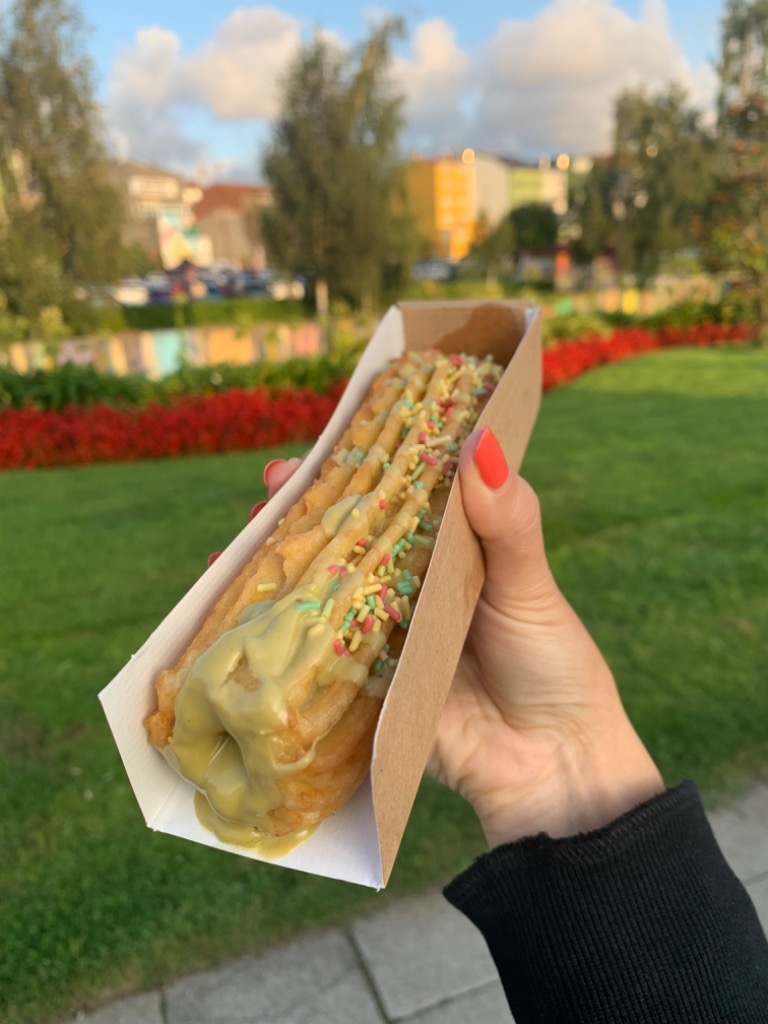 Carta de Bares en Carballo, Churrería Antoxos, Churro relleno de pistacho