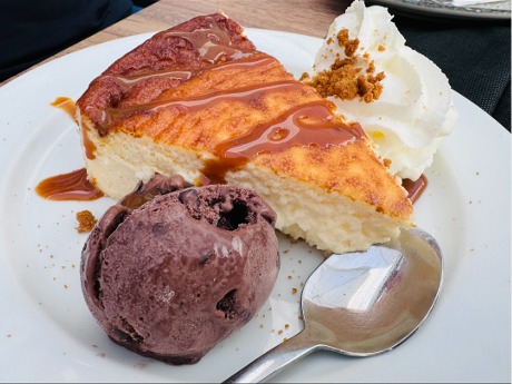 Menu of Restaurants in Castelldefels, Lucavi Restaurant, Tarta de queso casera