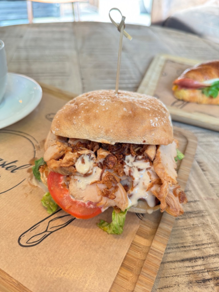 Carta de Bares en Castellon de la Plana, Liaopastel, Bocadillo de pollo