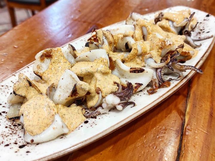 Carta de Restaurantes en Catarroja, Arepera Canaria, Calamares con salsa Honorio