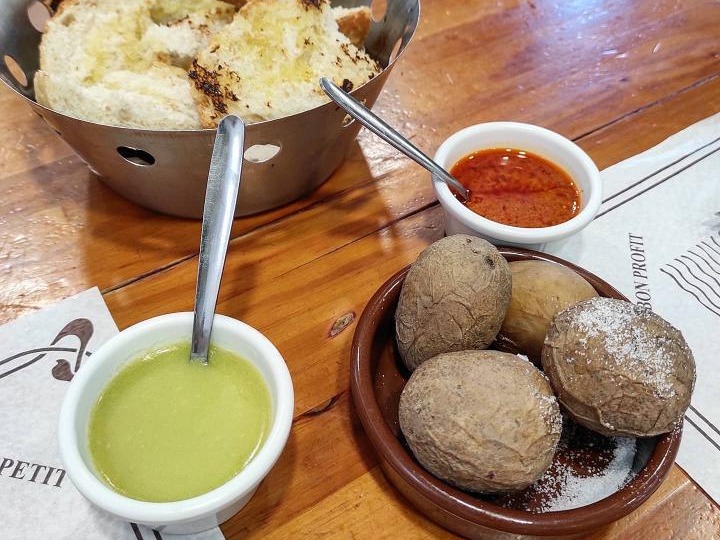 Carta de Restaurantes en Catarroja, Arepera Canaria, Papas “arrugadas" con mojo