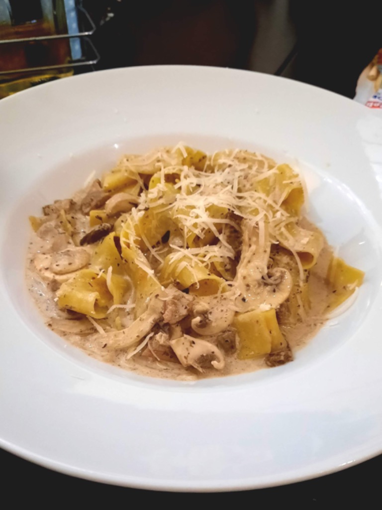 Menu of Restaurants in Chiclana de la Frontera, Pizzería Trattoria Soave, Papardelle al gusto de Laura B.