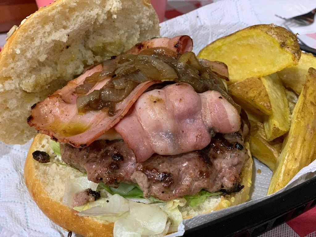 Carta de Restaurantes en Colloto, Cerveza d'equí, Hamburguesa Homer