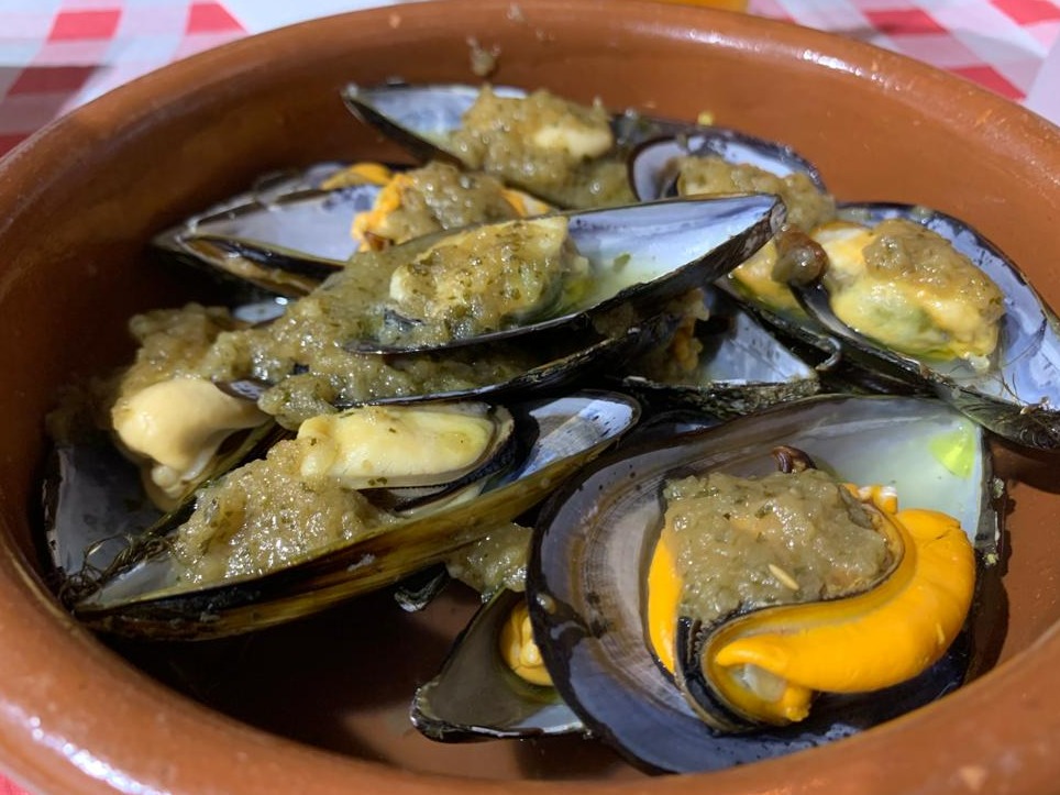 Carta de Restaurantes en Colloto, Cerveza d'equí, Mejillones de las rías gallegas con salsa a la cerveza