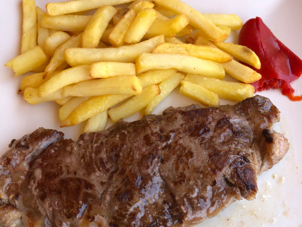 Carta de Restaurantes en Comillas, Restaurante Gravalosa, Entrecot con patatas