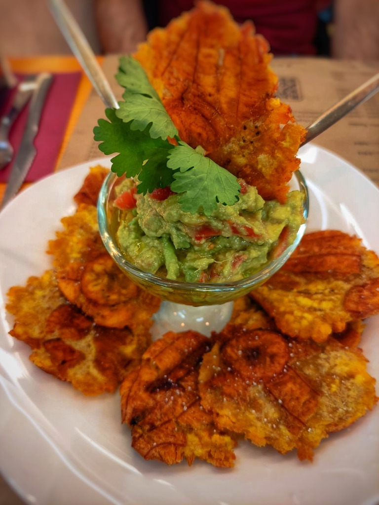 Carta de Restaurantes en Coruña, El Tomate, Guacamole con plátano