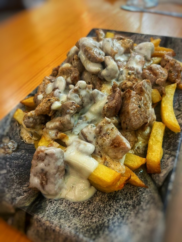 Carta de Restaurantes en Coruña, El Tomate, Raxo con salsa de queso roquefort