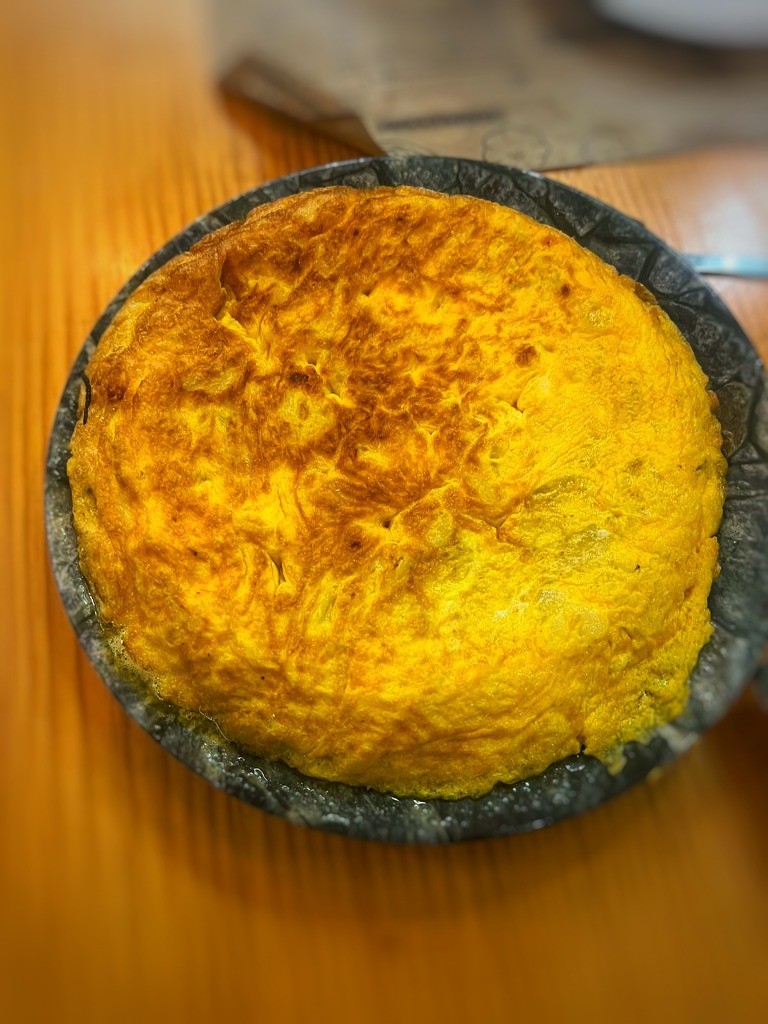 Carta de Restaurantes en Coruña, El Tomate, Tortilla de queso de cabra mediana