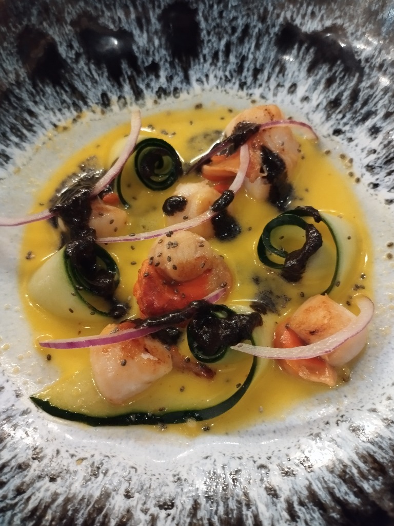 Carta de Restaurantes en Coruña, Tamarindo, Aguachile de habanero, zamburiñas y huitlacoche