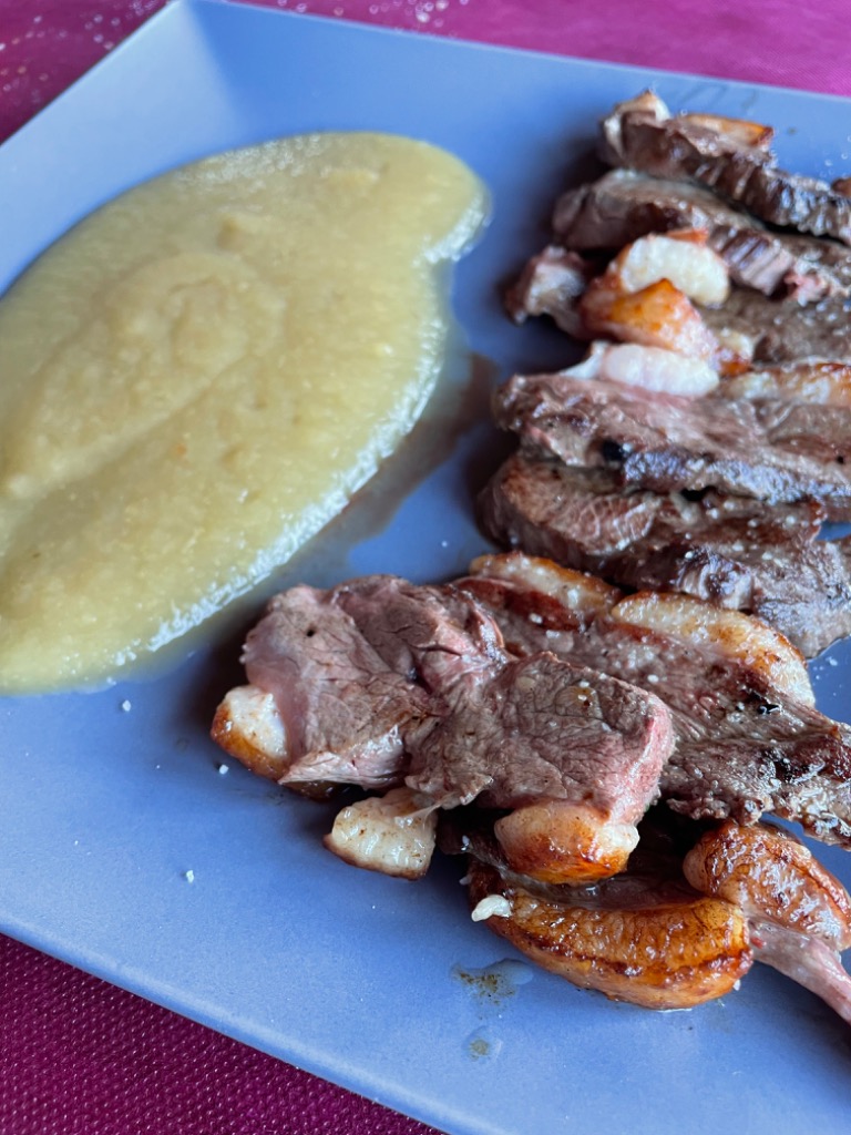 Carta de Restaurantes en Donamaria, Donamariko Herriko Ostatua, Magret de pato con compota
