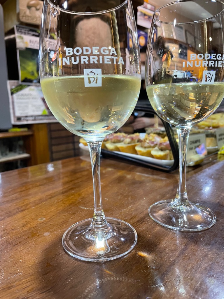 Carta de Bares en Doneztebe, Ameztia Bar, Vino Inurrieta orchidea